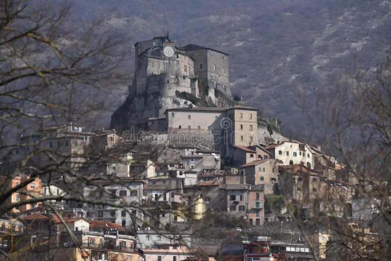 Rocca Abbaziale, dei Borgia, Subiaco, Λάτσιο, Ιταλία Rocca στοκ φωτογραφία με δικαίωμα ελεύθερης χρήσης Rocca Abbaziale, dei Borgia, Subiaco, Λάτσιο, Ιταλία Rocca στοκ φωτογραφία με δικαίωμα ελεύθερης χρήσης