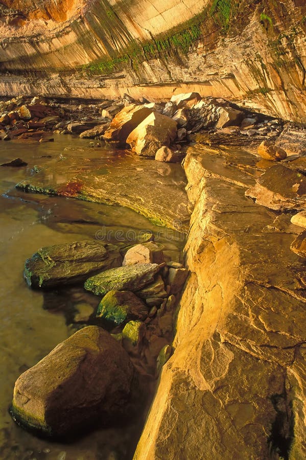 Rocce descritte caverna del mare