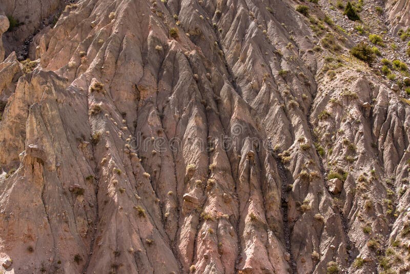 Rocce nelle montagne del fan Pamir tajikistan fotografie stock Rocce nelle montagne del fan Pamir tajikistan fotografie stock