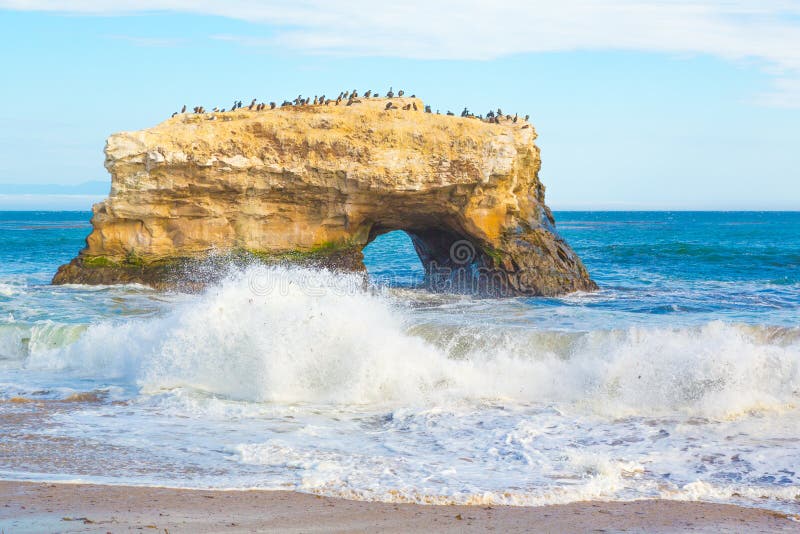 Roche naturelle de voûte en Santa Cruz, la Californie image stock Roche naturelle de voûte en Santa Cruz, la Californie image stock