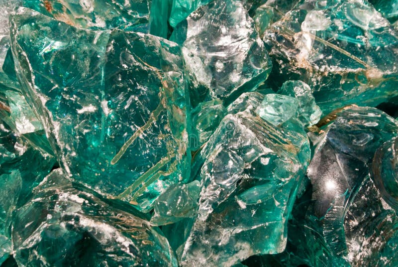 Roches en verre vert images libres de droits Roches en verre vert images libres de droits
