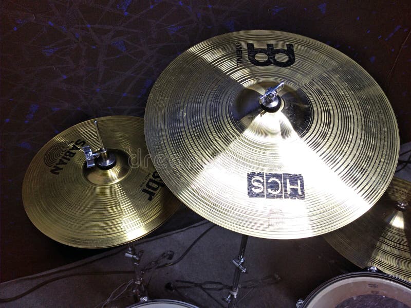 Rock bands drum kit editorial photo. Image of backdrop 217625406