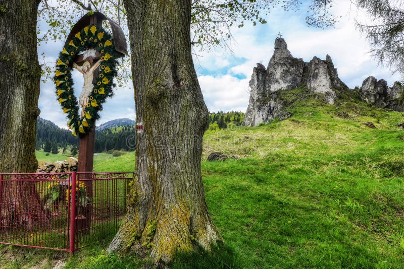 Skalní útvar v obci Komjatná, Slovensko