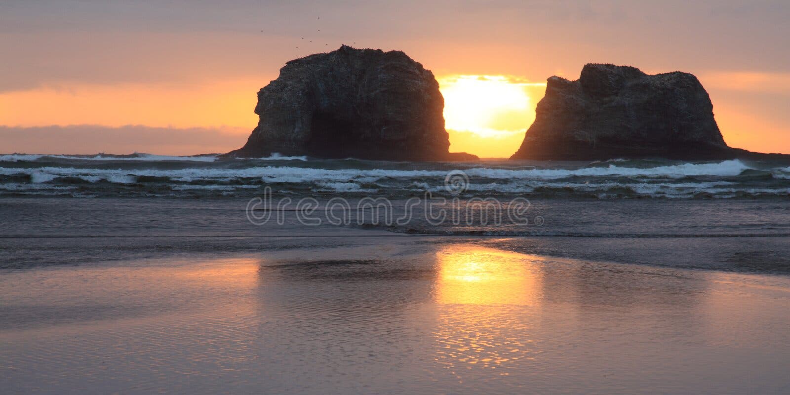 Far Rockaway Beach stock image. Image of coastline, rocky 10783043