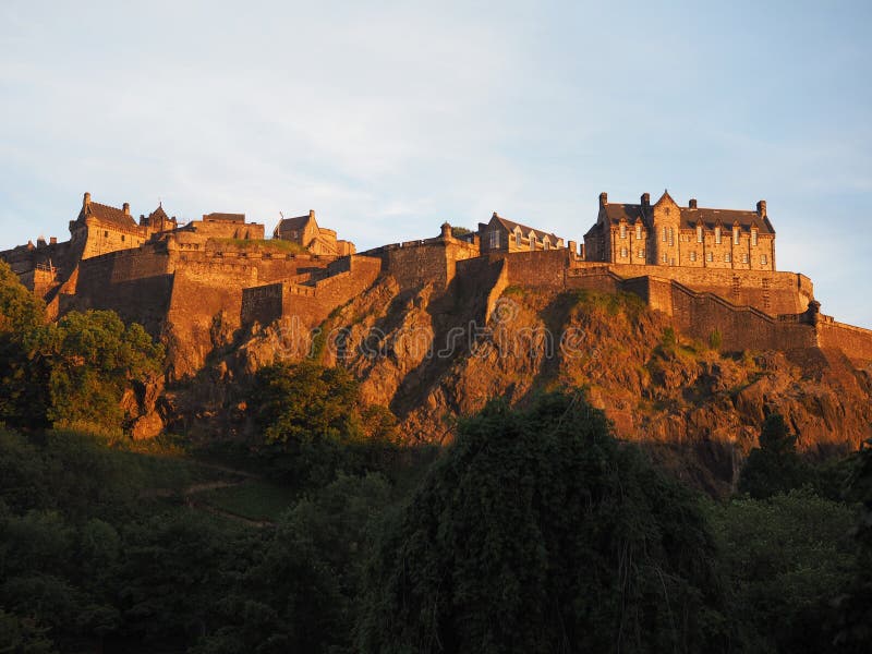 rockera den edinburgh solnedgången royaltyfri fotografi rockera den edinburgh solnedgången royaltyfri fotografi