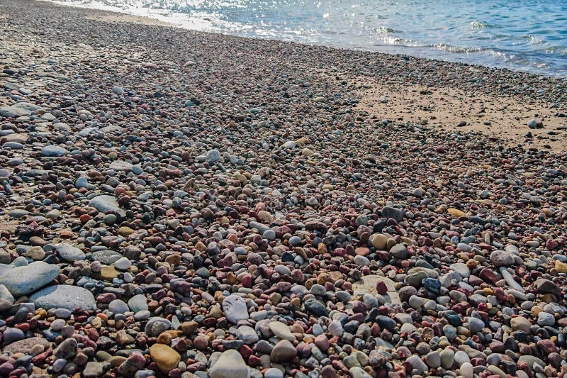 Rocky Baltic Sea kust nära Liepaja royaltyfri foto Rocky Baltic Sea kust nära Liepaja royaltyfri foto