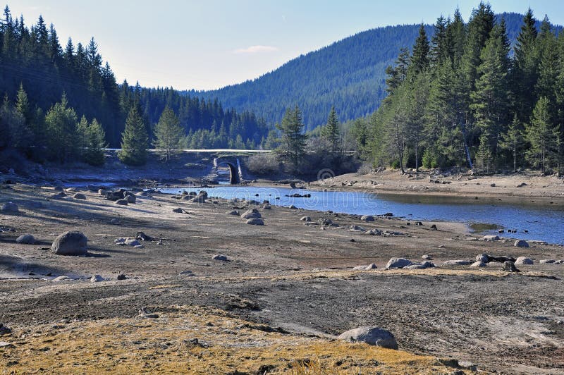 Rocky lake