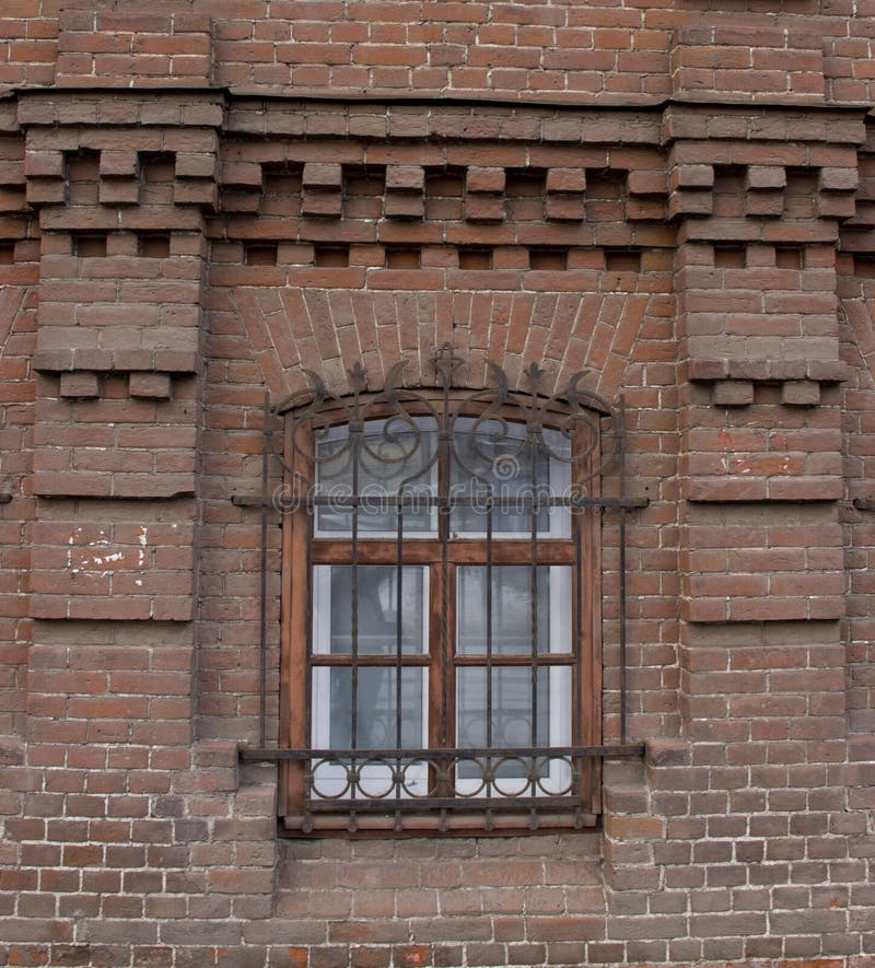 Rocznik Windows w ceglanym domu zdjęcie stock Rocznik Windows w ceglanym domu zdjęcie stock
