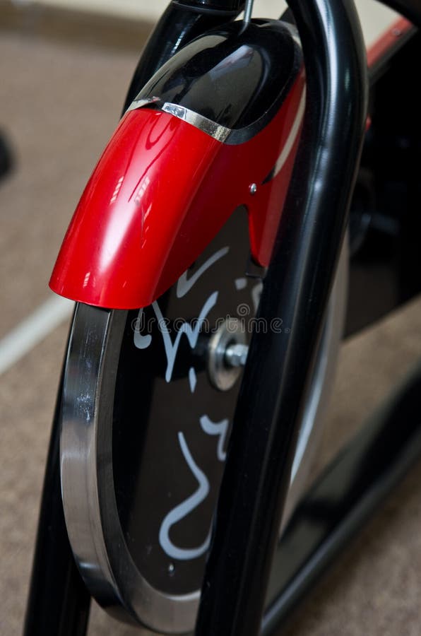 Roda de bicicleta de ginásio fotografia de stock