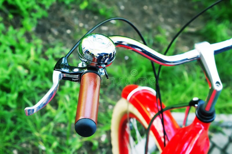 Roda de bicicleta com sino foto de stock Roda de bicicleta com sino foto de stock