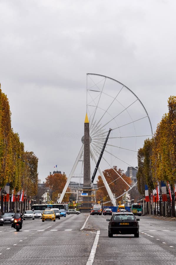 Loja De Louis Vuitton No Champs-Elysees Em Paris Foto de Stock Editorial -  Imagem de compras, cidade: 49626053