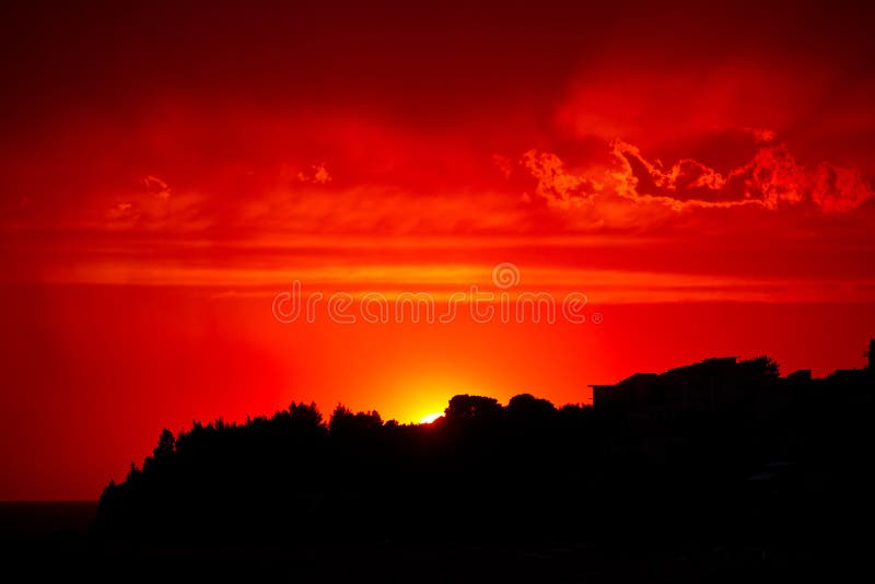 Rode zonsonderganghemel stock afbeelding Rode zonsonderganghemel stock afbeelding