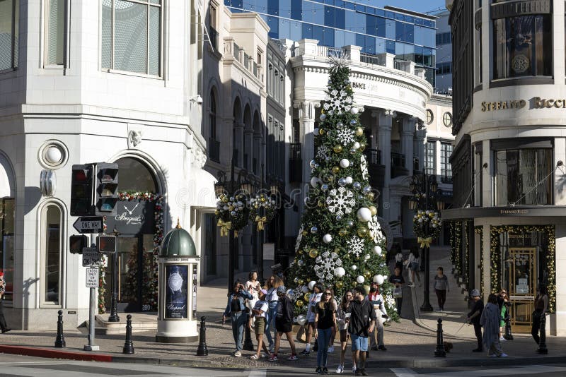 Rodeo Drive Christmas Tree editorial stock image. Image of palm 235547089