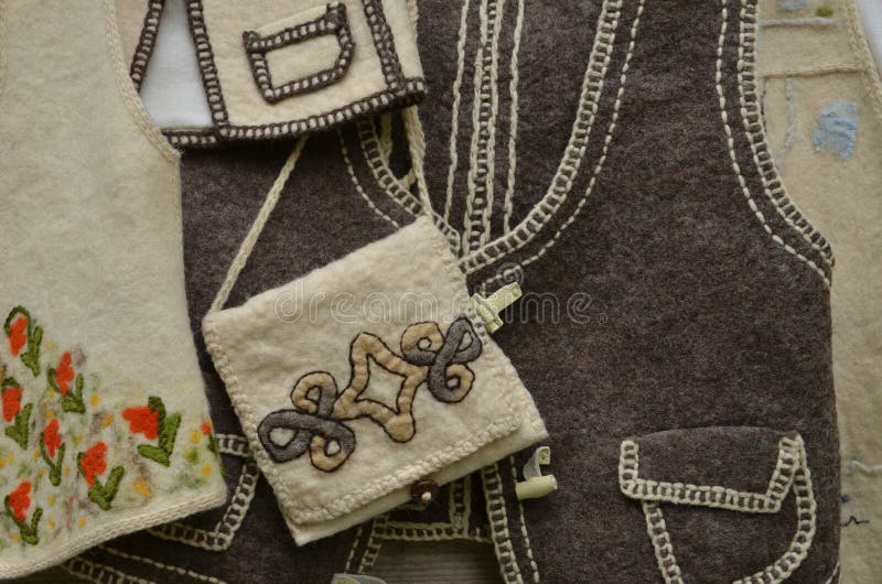 Roemeense Traditionele Kleren stock afbeelding Roemeense Traditionele Kleren stock afbeelding