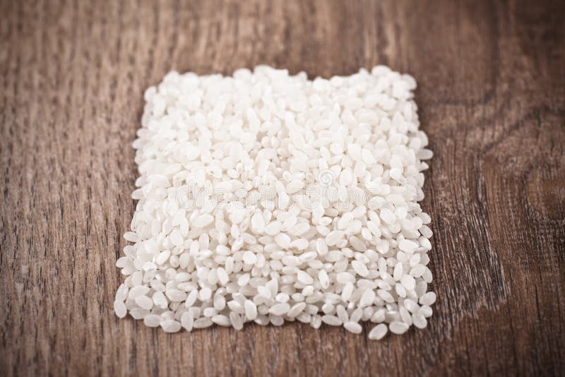 Roher Reis für Milchreis stockbild. Bild von essen, milchig - 29166787
