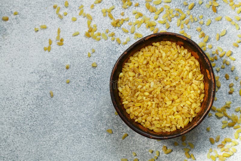 Rohes ungekochtes Bulgur lizenzfreie stockfotos