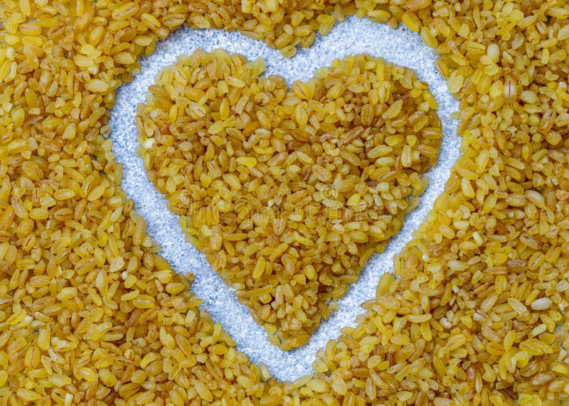 Rohes ungekochtes Bulgur stockbilder