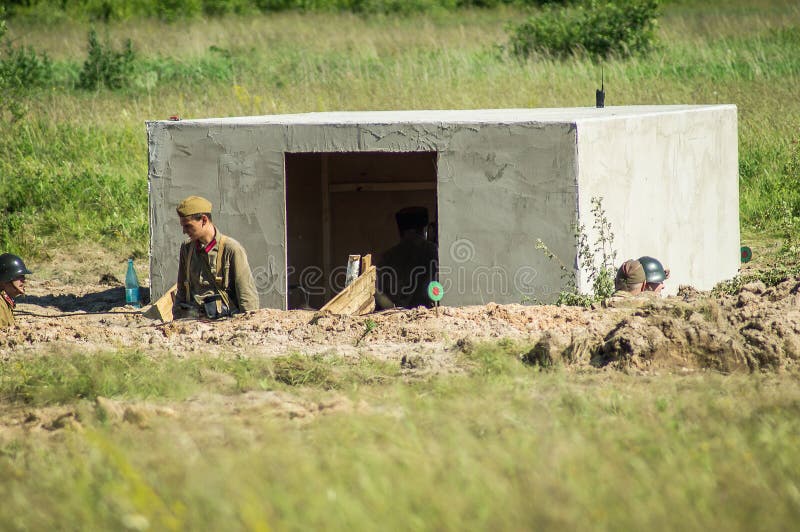 Roleplay - reenactment сражения на окраинах Москвы во время Второй Мировой Войны в зоне Kaluga в России стоковые изображения rf Roleplay - reenactment сражения на окраинах Москвы во время Второй Мировой Войны в зоне Kaluga в России стоковые изображения rf