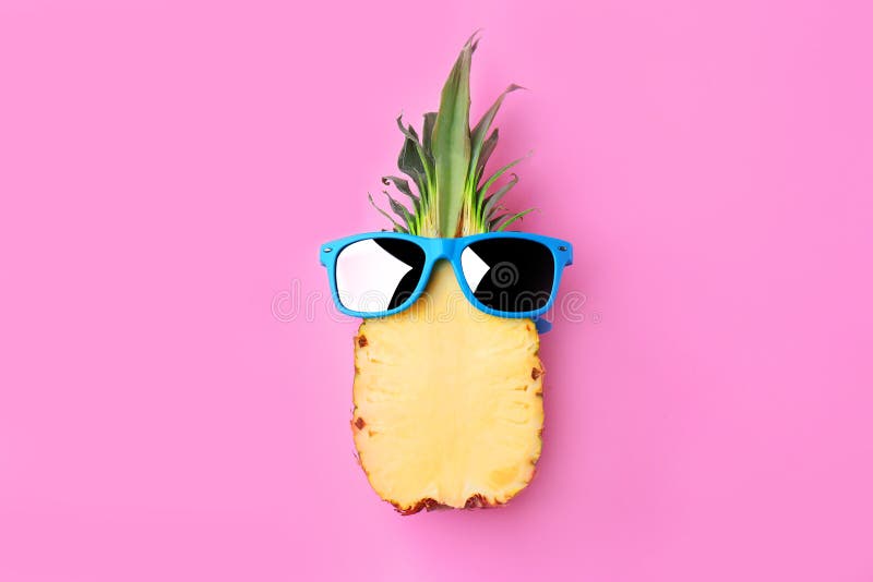 Rolig ananas med solglasögon arkivbild Rolig ananas med solglasögon arkivbild