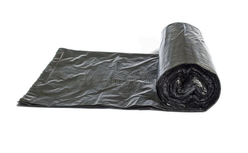 Rolle Einweg-Müllbeutel isoliert auf weißem Hintergrund stockfotografie