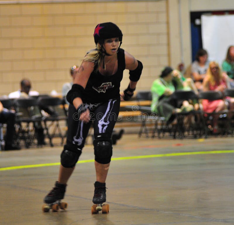 Roller Derby Girls editorial image. Image of derby, health 98100760