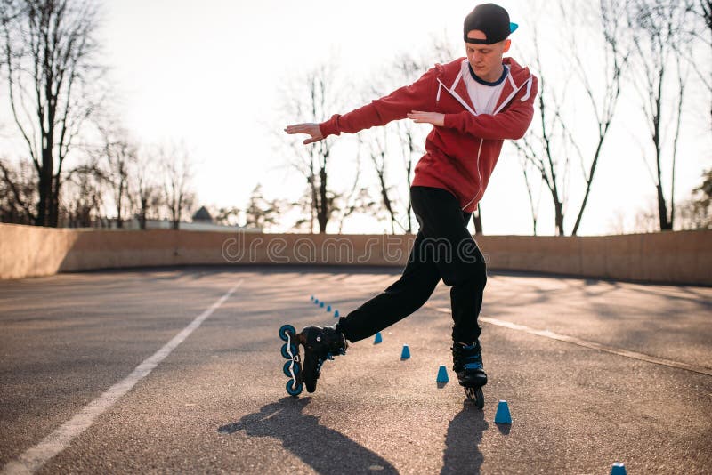 Roller skater rides the snake, speed exercise