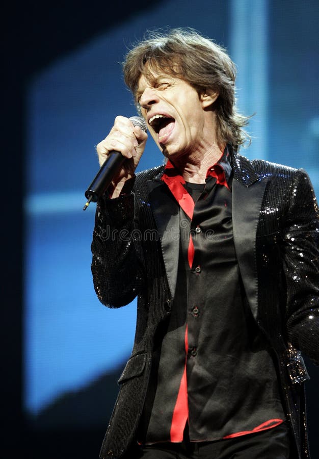 The Rolling Stones esegue di concerto