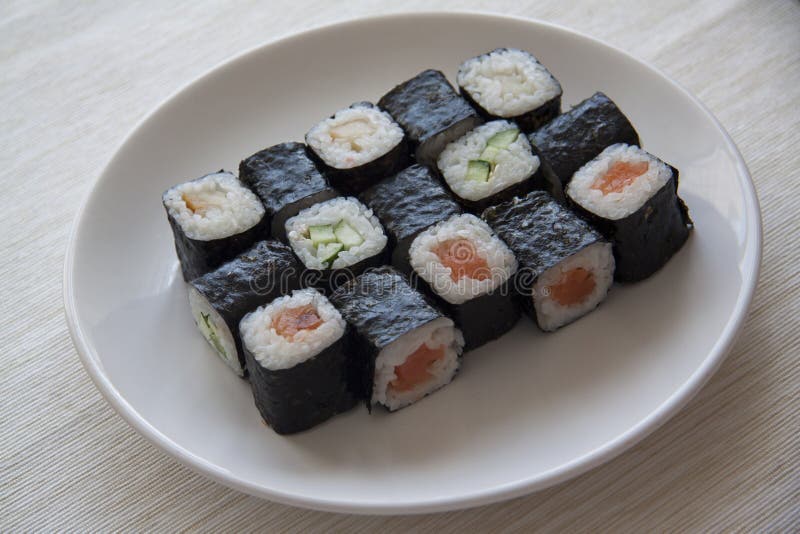 Разнообразие Rolls на белой плите стоковые изображения rf