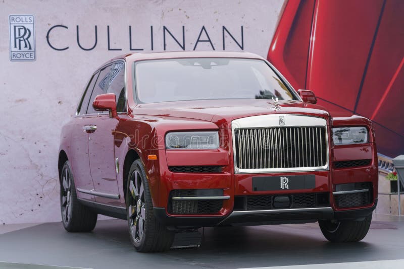 4x4 rolls royce cullinan hi-res stock photography and images - Alamy