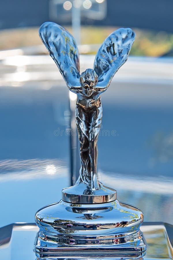 Rolls Royce `Spirit of Ecstasy` Hood Ornament Editorial Photo - Image of  angel, lake: 135383021