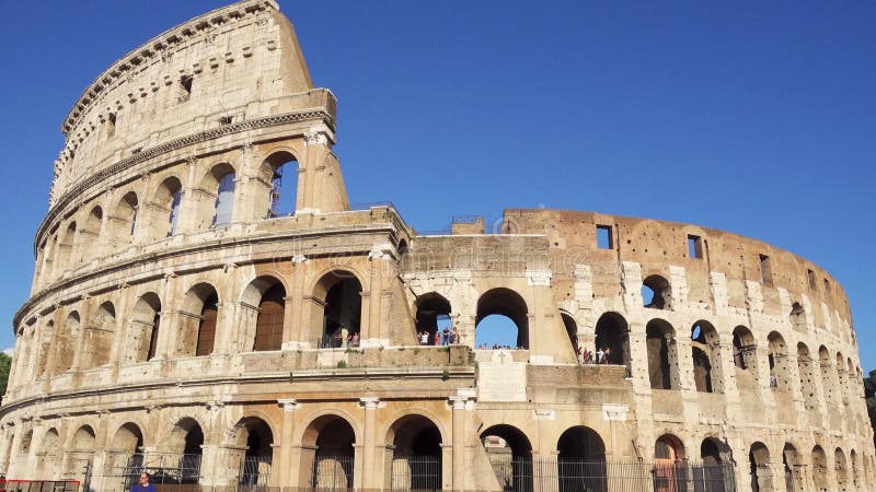 ROM, ITALIEN - CIRCA im Mai 2018: Berühmte Anziehungskraft Colosseum in Rom Kolosseum in der Hauptstadt von Italien