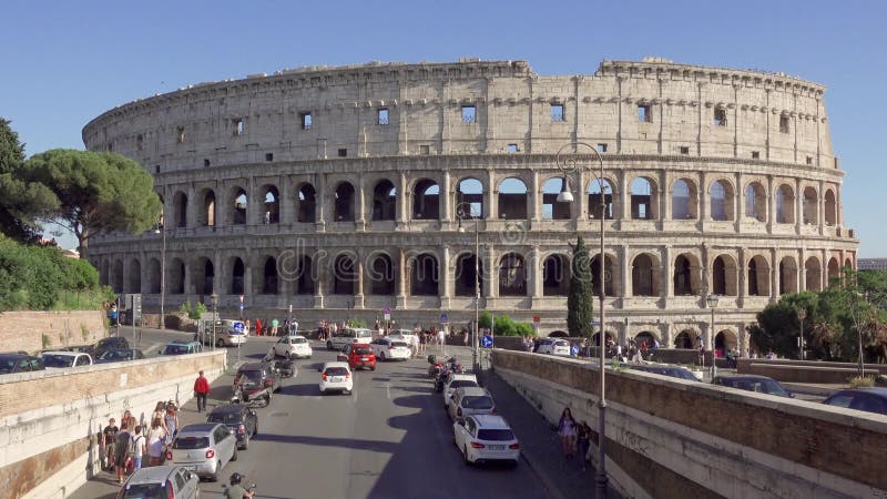 ROM, ITALIEN - CIRCA im Mai 2018: Panorama von Colosseum in Rom, Italien Altes Amphitheater Kolosseum