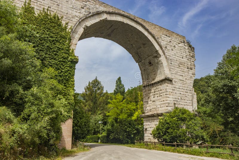 the Roman arch bridge of Augustus