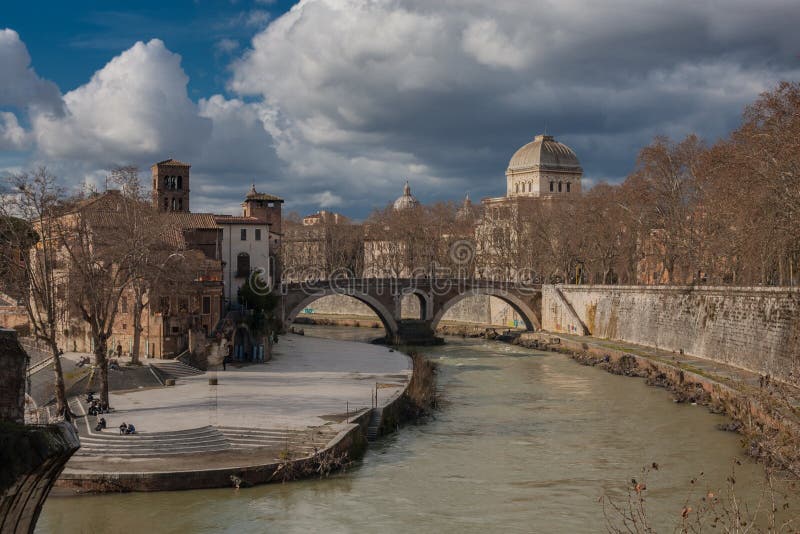 Via Ponte Quattro Capi Roma Bridge Pons Fabricius ( Ponte Dei Quattro Capi), the Oldest Roman