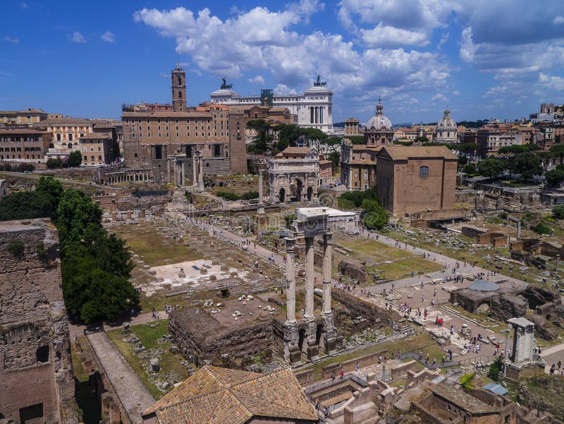 Roman Forum antique de la colline de Palatine à Rome Italie photo libre de droits Roman Forum antique de la colline de Palatine à Rome Italie photo libre de droits
