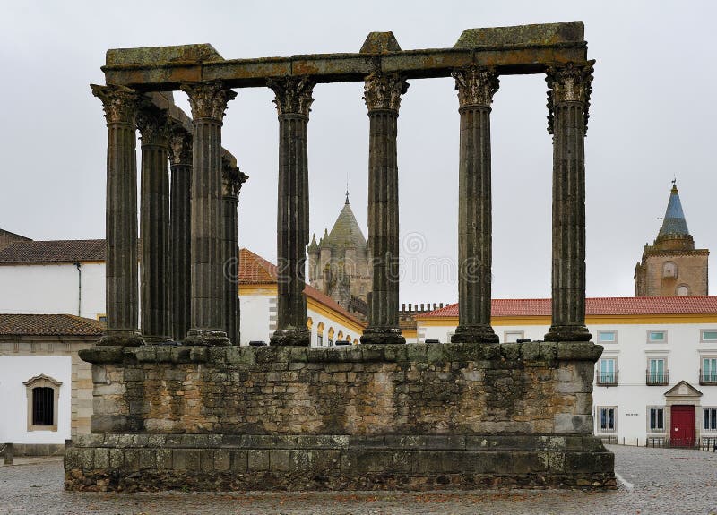 Roman Temple de Evora, Portugal foto de archivo Roman Temple de Evora, Portugal foto de archivo