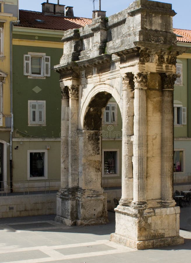 Roman Triumphal Arch (Pula - Croatia)