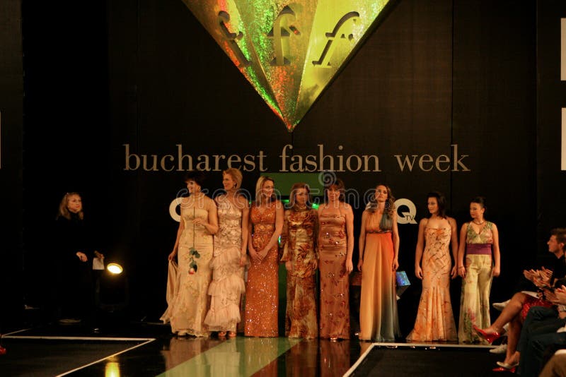 Romanian gymnasts editorial photography. Image of model - 8422712