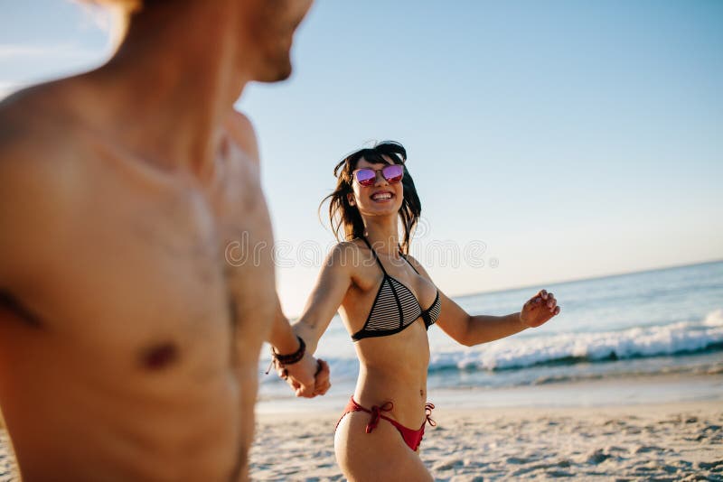 Romantic couple on enjoying beach vacation royalty free stock image Romantic couple on enjoying beach vacation royalty free stock image
