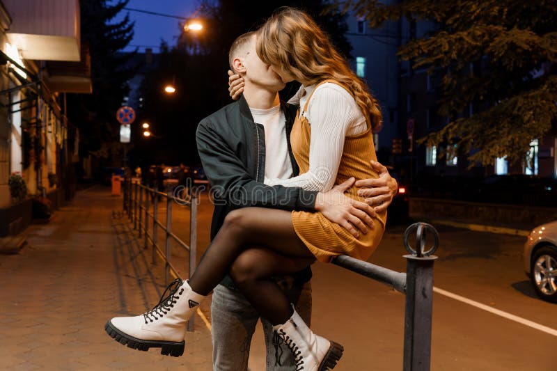 Kiss Techniques For Romantic Evening