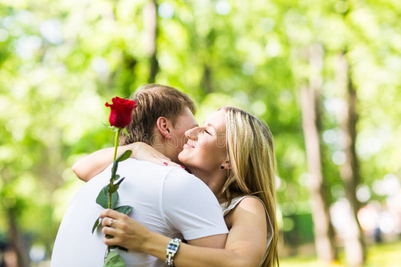 https://thumbs.dreamstime.com/b/romantic-happy-couple-love-nature-man-woman-kissing-summer-park-women-93515186.jpg