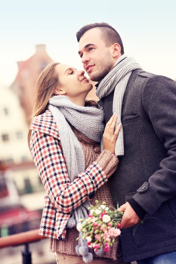 Romantische Paare auf einem Datum stockbild Romantische Paare auf einem Datum stockbild