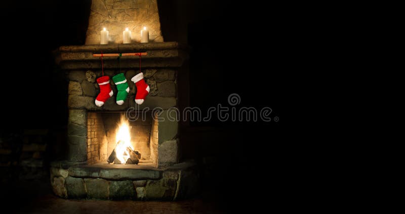 Romantisk vykortmall för glad jul färgrika strumpor på spiscollage gröna röda sockor för gåvor xmas arkivbilder Romantisk vykortmall för glad jul färgrika strumpor på spiscollage gröna röda sockor för gåvor xmas arkivbilder