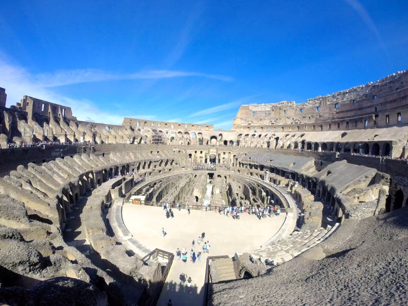 ROME Italië - 14 Mei, 2017: binnen van Coliseum in Rome stock afbeeldingen ROME Italië - 14 Mei, 2017: binnen van Coliseum in Rome stock afbeeldingen