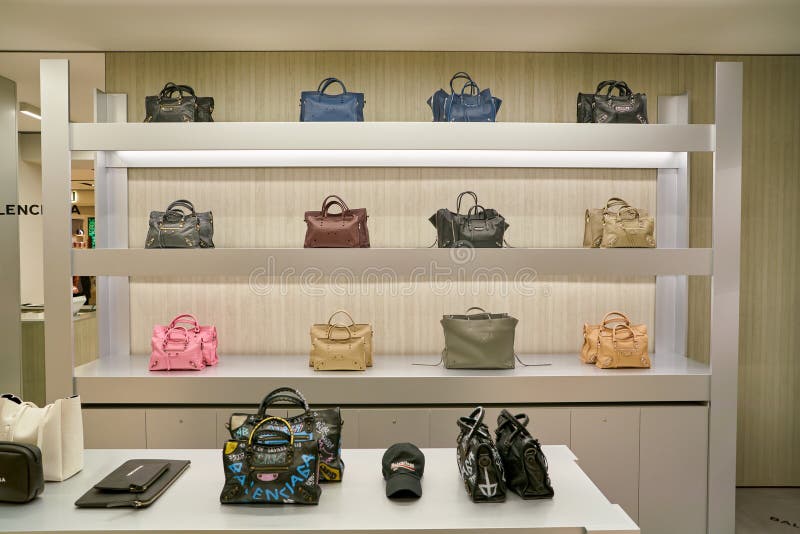 boutique balenciaga roma