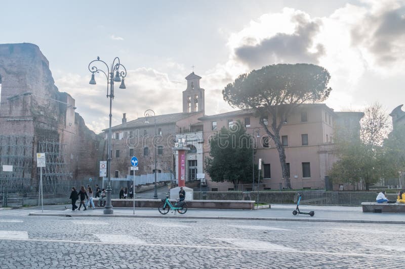 Preghiera Ai Santi Cosma E Damiano The Basilica of Santi Cosma E Damiano Editorial Photography - Image of