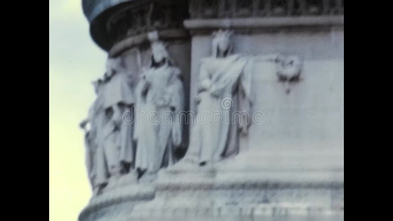 Rome les monuments de la ville avec des touristes et un garçon s'amuser et prendre des photos