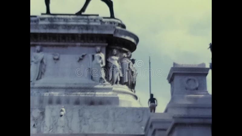 Rome les monuments de la ville avec des touristes et un garçon s'amuser et prendre des photos