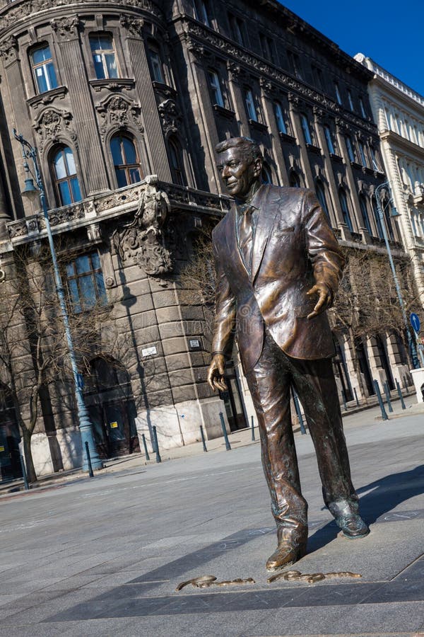 Ronald Reagan monument på Liberty Square i Budapest royaltyfri fotografi Ronald Reagan monument på Liberty Square i Budapest royaltyfri fotografi