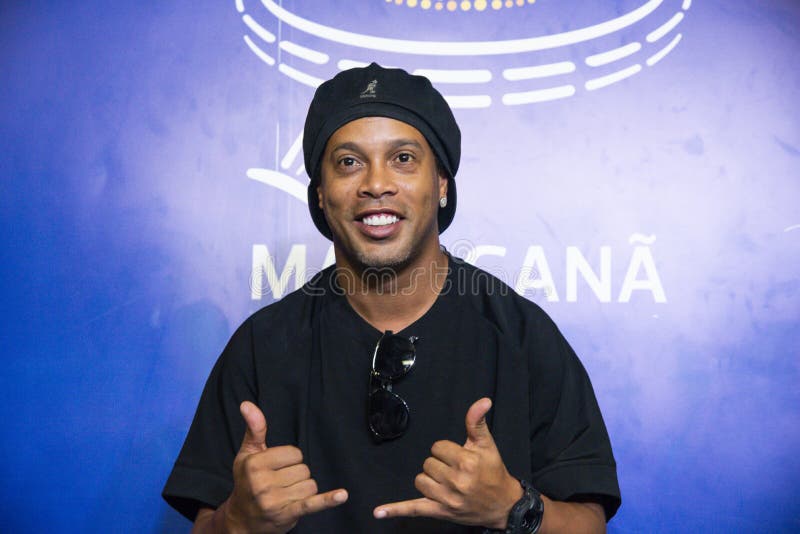 Ronaldinho Gaucho Makes Mold of the Feet To Be Eternalized Editorial Stock  Photo - Image of activity, sport: 136109233